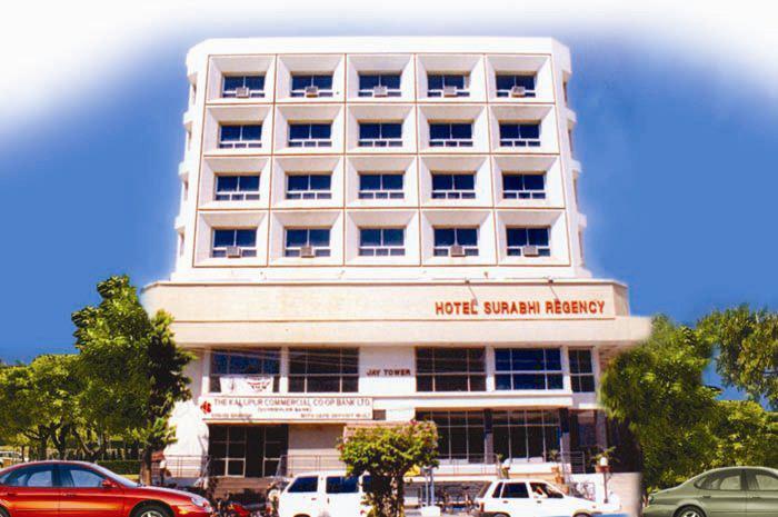 Hotel Surabhi Regency Ānand Exterior foto