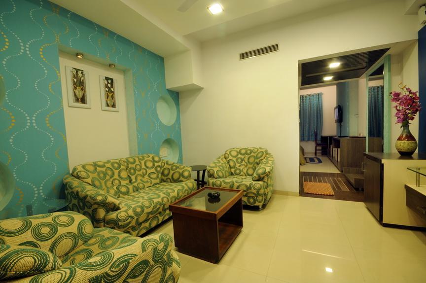 Hotel Surabhi Regency Ānand Habitación foto